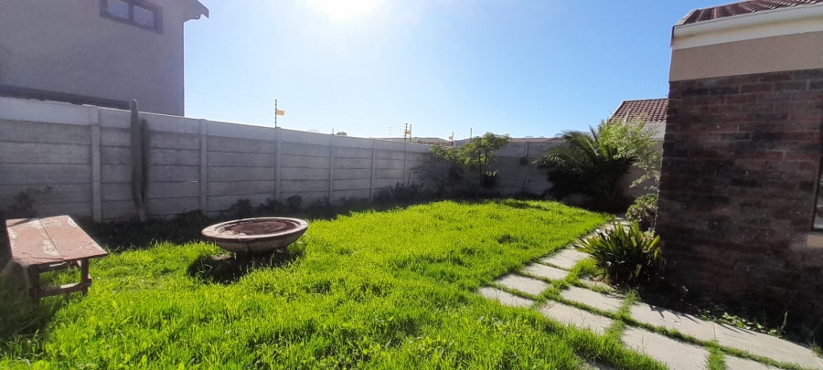 2 Bedroom Property for Sale in Sea Breeze Western Cape